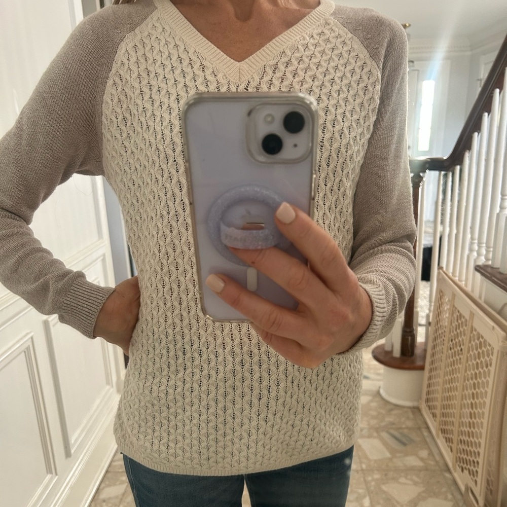 Banana Republic cream and tan sweater small